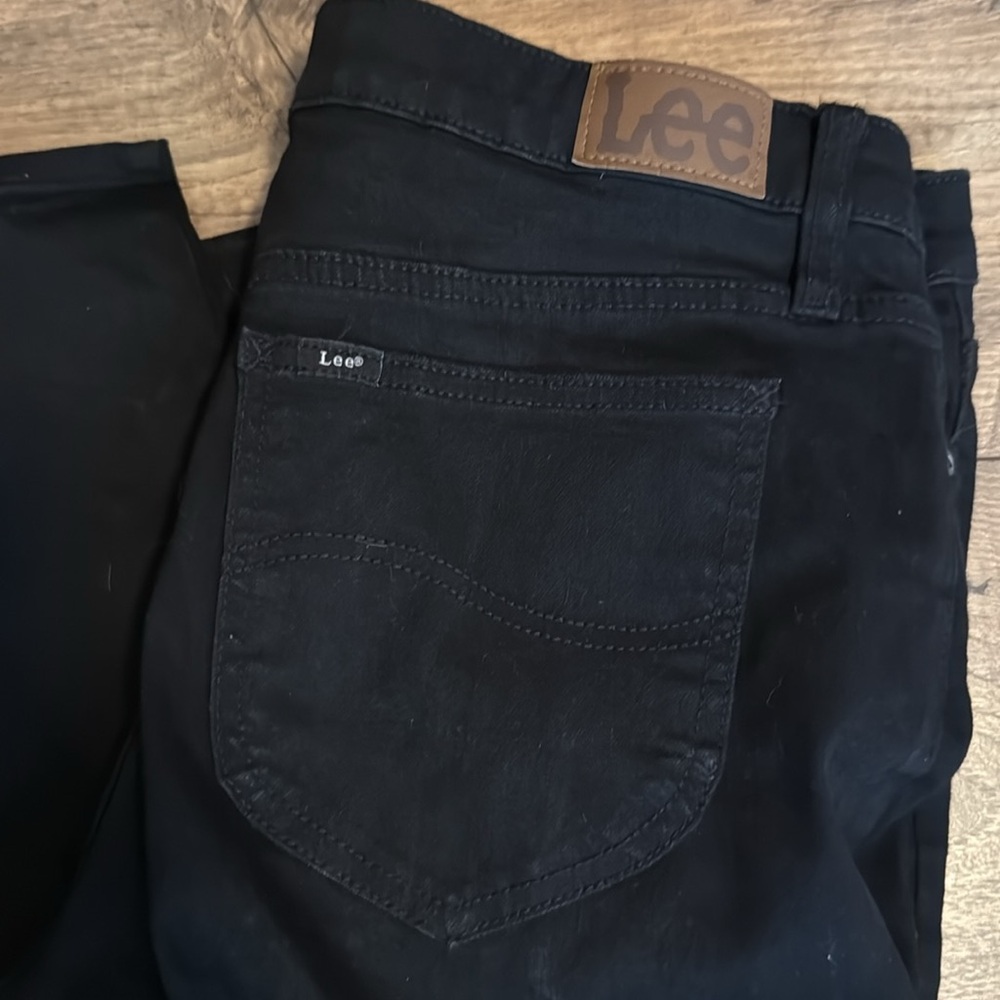 Lee regular fit boot cut mid rise worn once - Picture 5 of 5